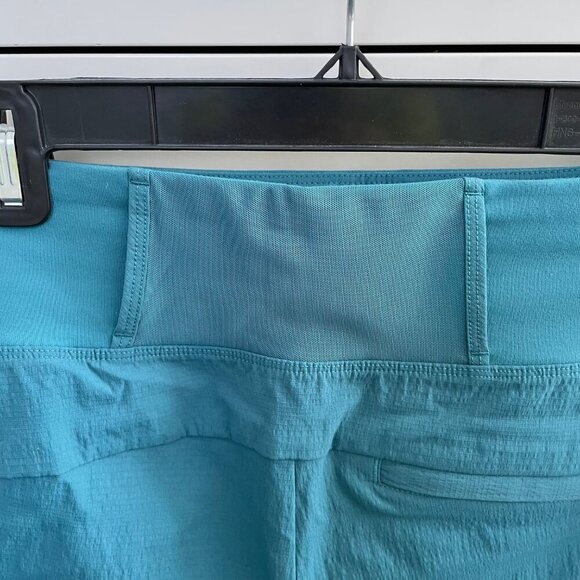 Athleta Trekkie North Athletic Pull On Nylon Spandex Shorts Teal Green Sz 6 NWOT - Picture 4 of 7